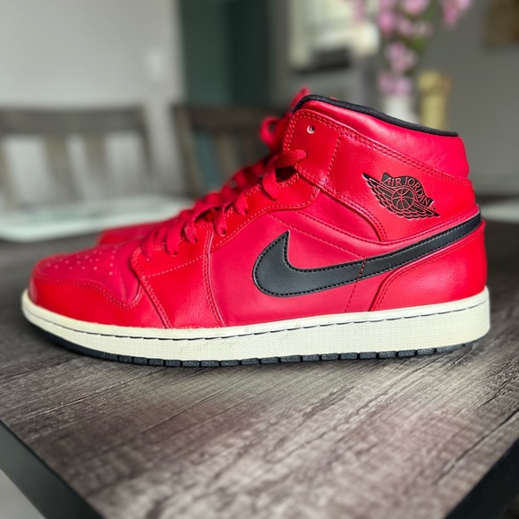 Air Jordan 1 retro Mid Gym Red size 13 - Picture 1 of 9